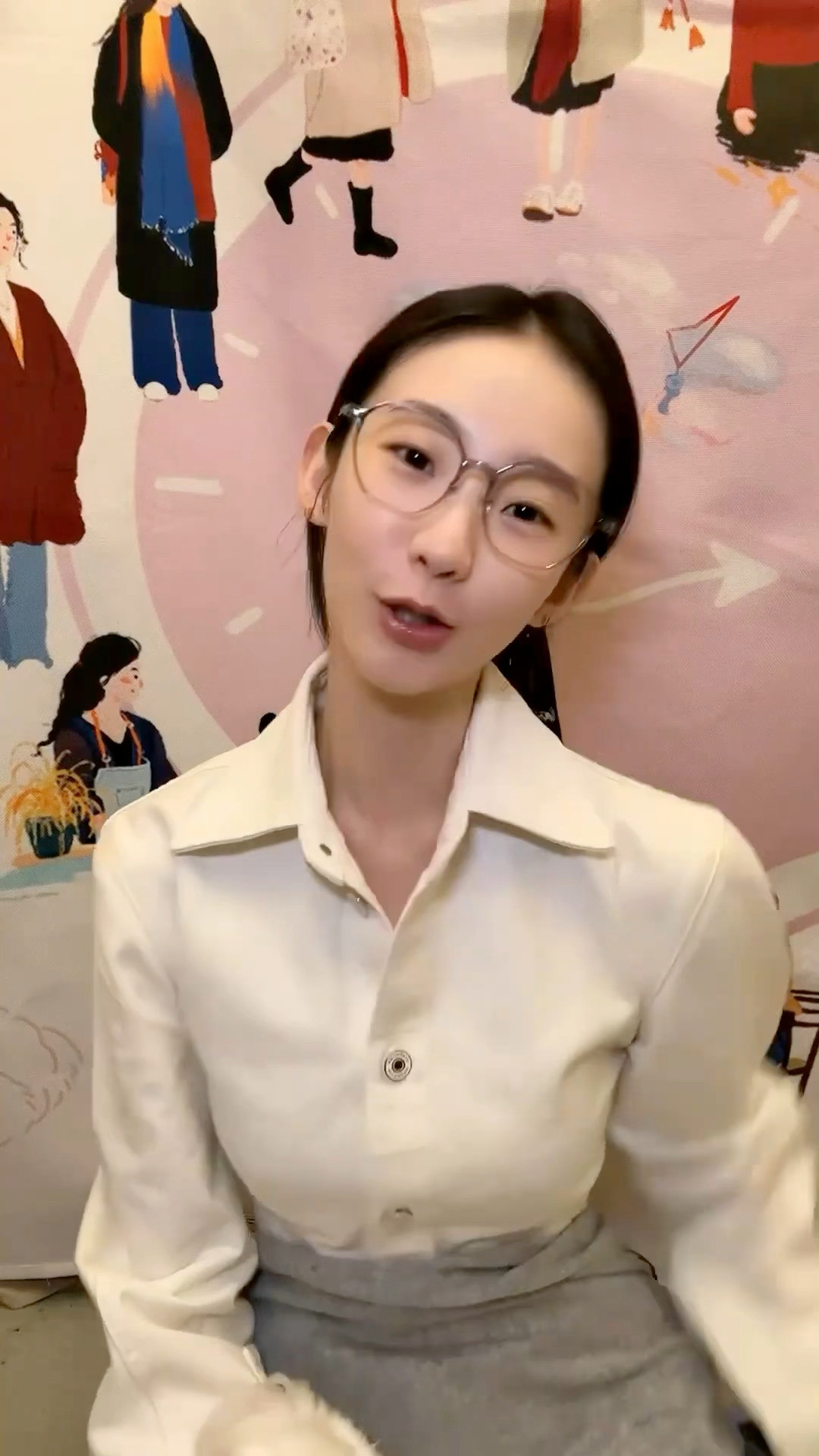 张艺凡听到让自己天天上班的反应张艺凡直播 哈哈哈哈哈张艺凡直播真的是大