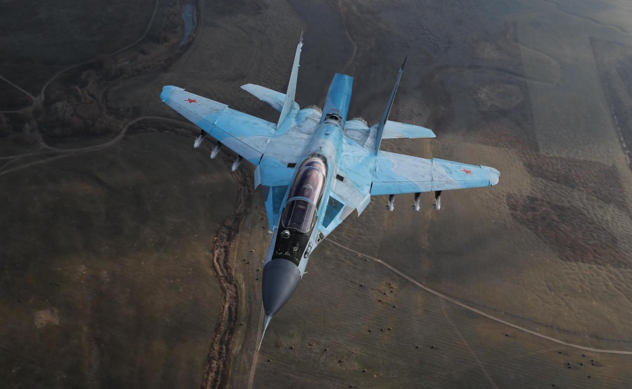 “俄罗斯提供的米格-29战机已经抵达伊朗设拉子空军基地，苏-35战机和S-400