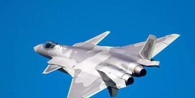 美国专家直接给中国战机下了定论：歼-35和歼-20迟早都会被淘汰。美国有个知名智