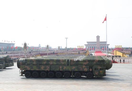 大陆阅兵当天，绿营惊觉：赖清德大戏没人买账，连基本盘都完蛋！ 解放军阅兵威震