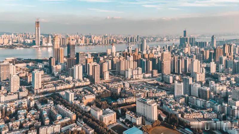 一碗热干面的功夫，看懂武汉楼市新政：风向真的变了“五一”假期前一天深夜，