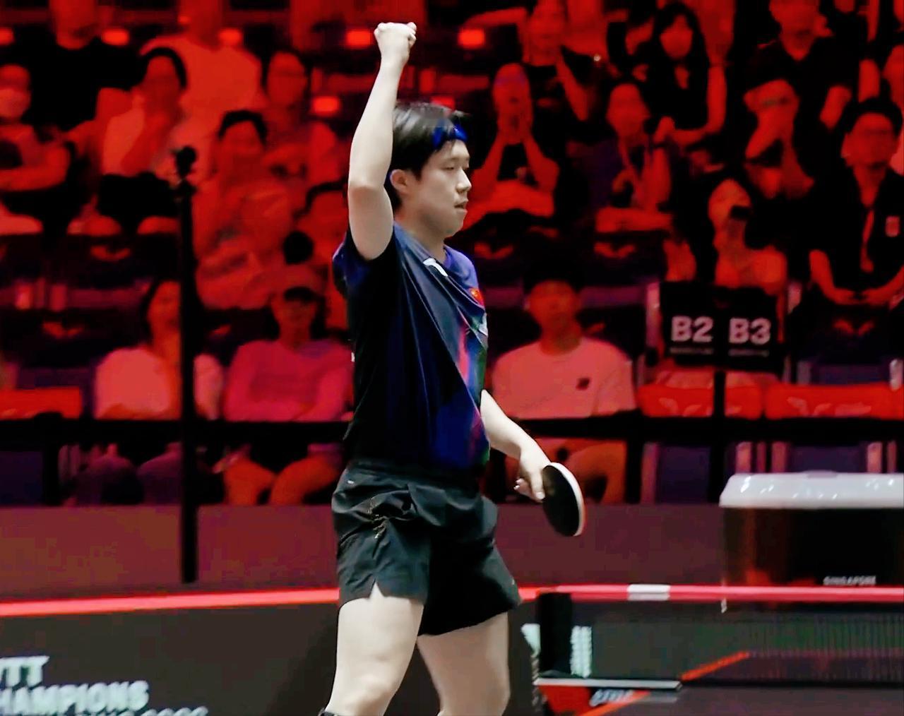 王楚钦前两局为何打的艰难？其实两人都紧绷神经，谁也不想放松？第一局王