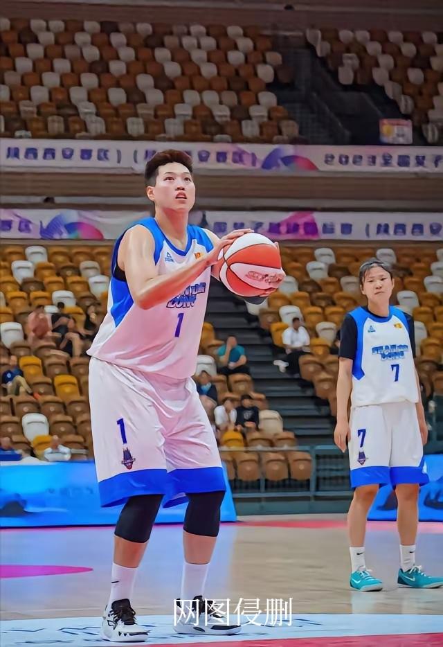 自娱自乐是女篮联赛的悲哀。本赛季看过广东女篮战四川，四川女篮战山西等多场直播比