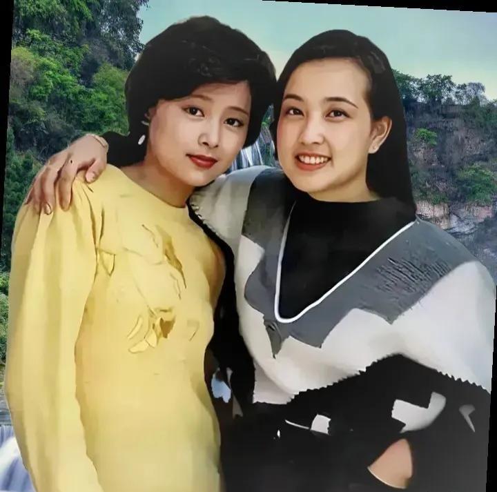 刘晓庆、张瑜，并不漂亮，是那个年代的环境成就了她俩。那个年代电视、手机都没有，就