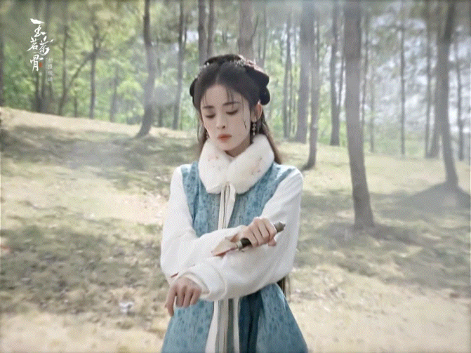 谁家女主每天都在刀吗刀吗谁家女主每天都在刀吗刀吗。上一秒还眼含泪光楚楚可怜，把敌