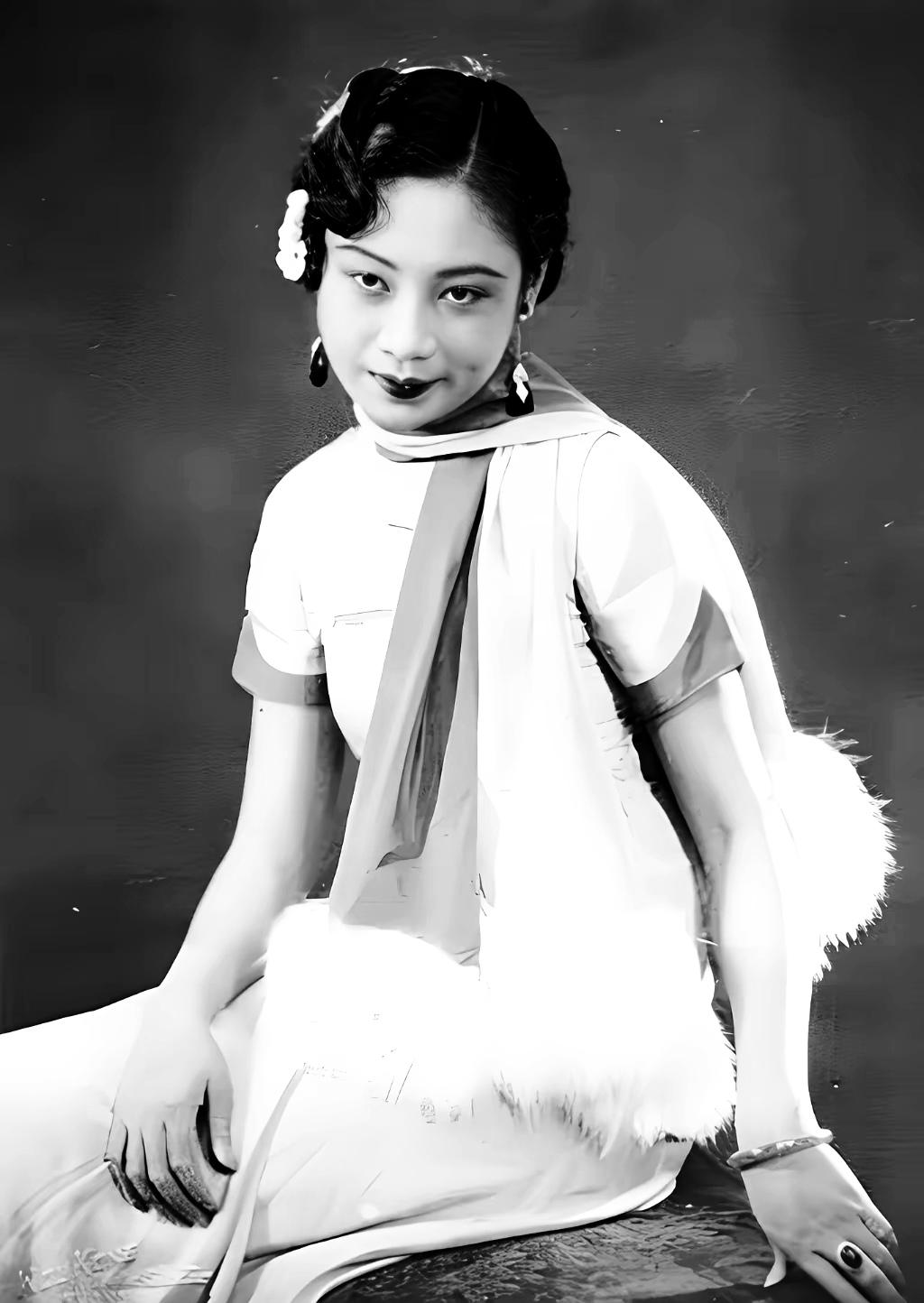 1945年，杨森的九姨太蔡文娜，跟牙医好上了，回家跟老杨摊牌要离婚。杨森阴着