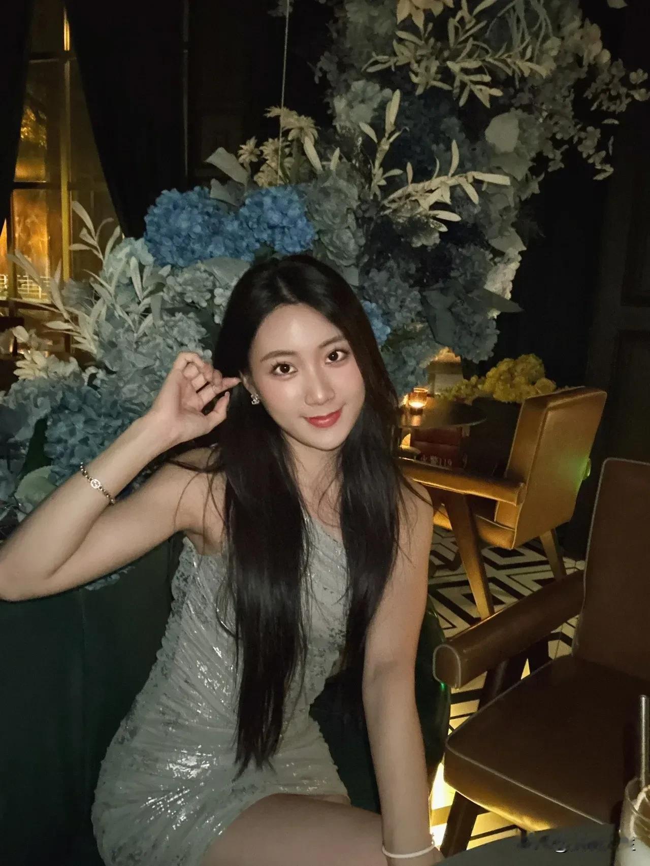 月圆快乐[/庆祝][/庆祝][/庆祝]爬高一点距离嫦娥更近一点[/微笑][/