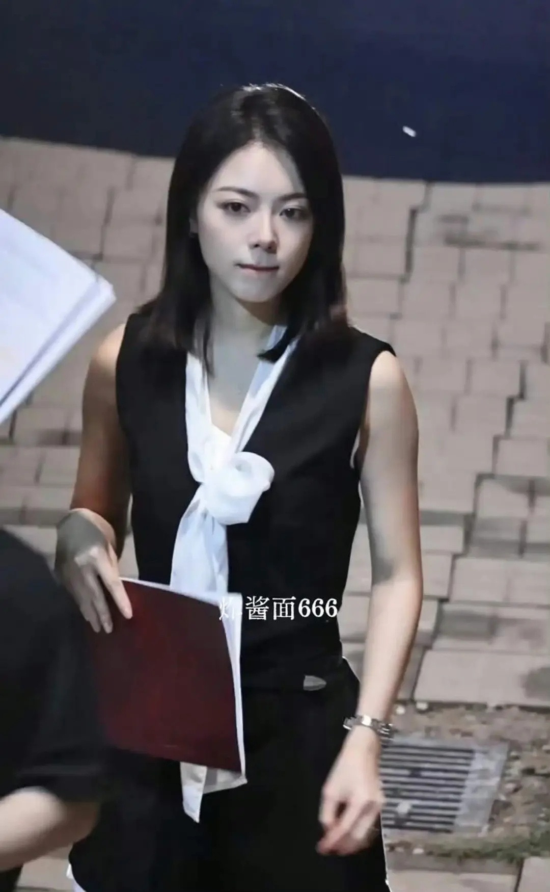 五官没有一个地方不美长得太精致了赵今麦新剧妆造挺对味的​​​