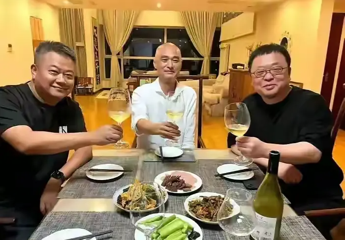 原来有钱人请客吃饭也不过如此！