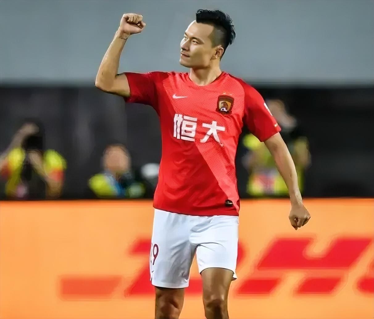 郜林—中国足球红利时代的大赢家，这一辈子值了！1、2005年，19岁的郜林在