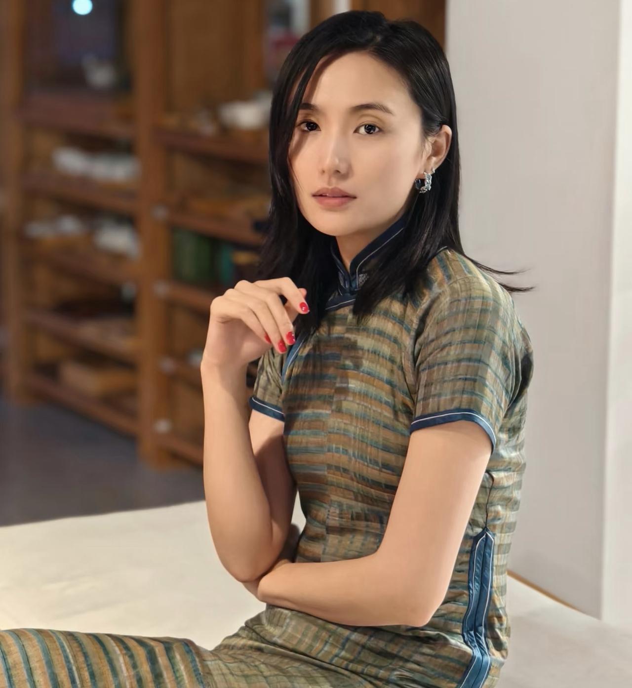 海哈金喜的爸妈估计要着急了，不是因为她公开支持李亚鹏，也不是因为抚养费可