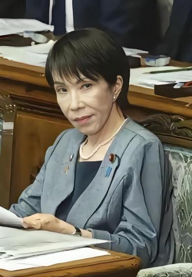 高市早苗为了挑选衣服，导致G20峰会迟到1个小时。女人都有爱美之心，我能理解。但