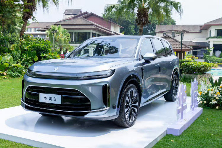 华境S，四驱顶配，19.18万？？？刚刚华境S的经销商给我打电话这车...四驱大