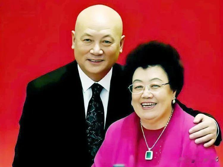 老夫少妻来说，一般还比较协调。老妻少夫，说句实话，软饭不是这么好吃的。看看唐