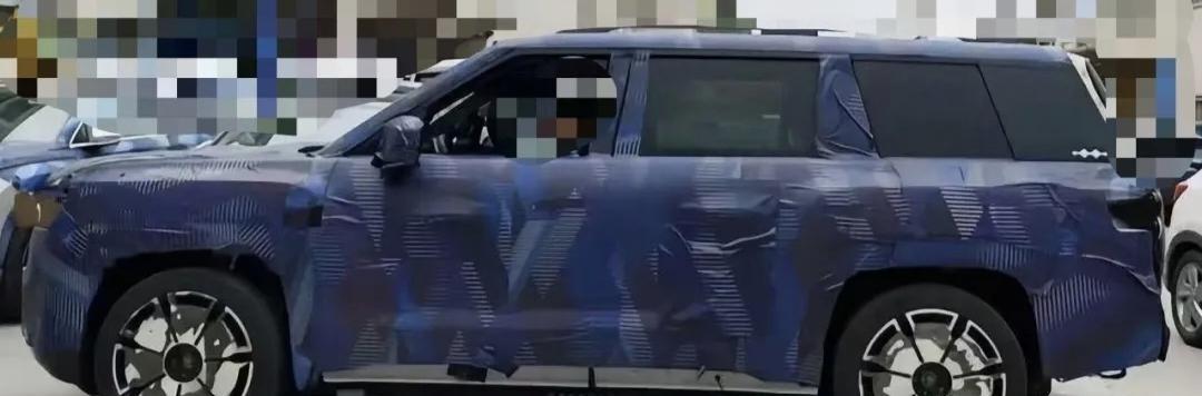 方程豹品牌最近很火爆，尤其钛7上市后，直接上了一个台阶。最近网传旗下大尺寸SUV