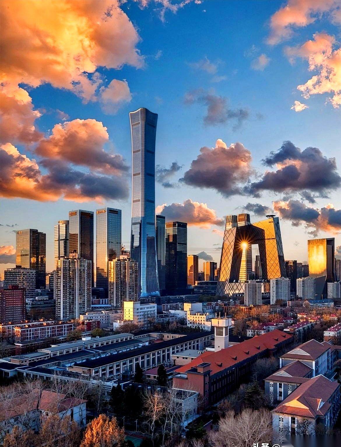 哥们儿，你一张嘴说要去“大炸栏”，我就知道，你露怯了。在北京，那地儿叫“大十烂