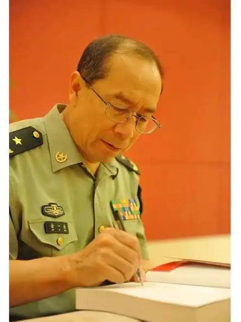 金一南的“盛世危言”，振聋发聩！他说：“如果战争到来，必将淘汰一大批‘办公室将军