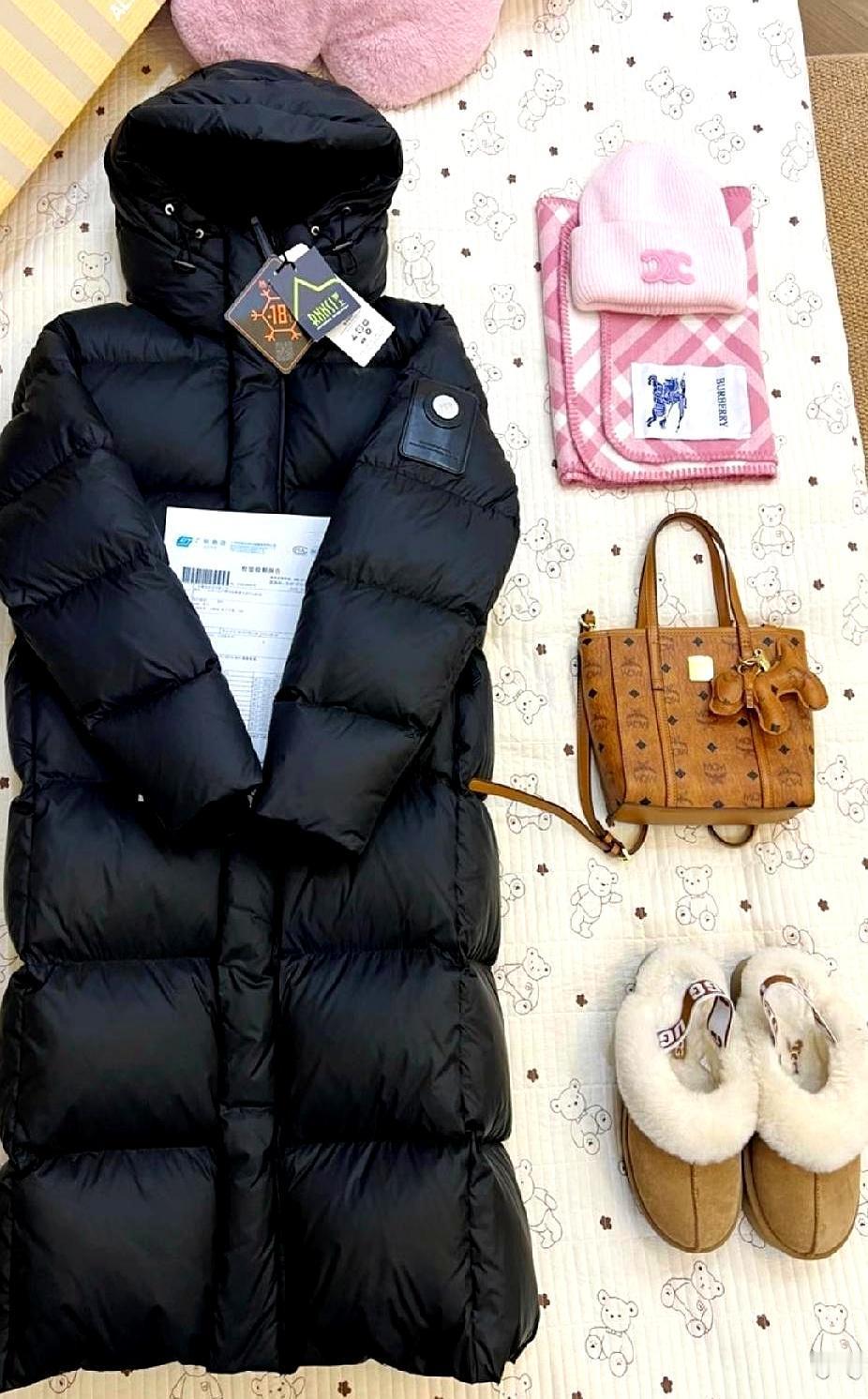 318g羽绒上身像火炉年前零下十度，我套上这件黑色长款羽绒服出门，风被挡得