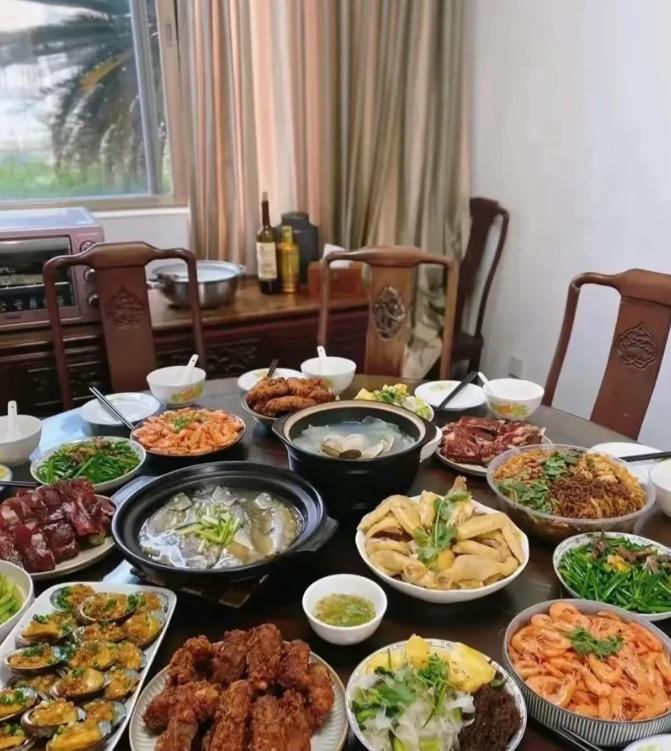 月薪过万，才敢这样吃饭吧。[捂脸哭][捂脸哭][捂脸哭]