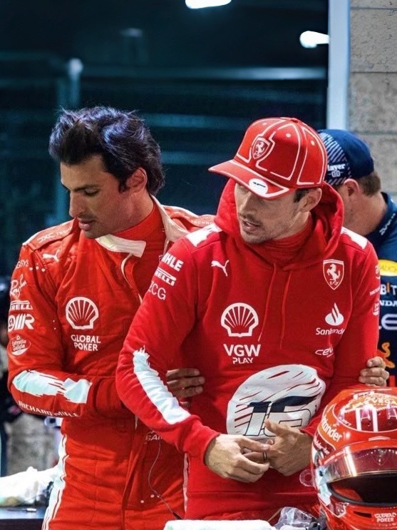 下意识的肢体动作是不会说谎的🥹5516｜F1​​​