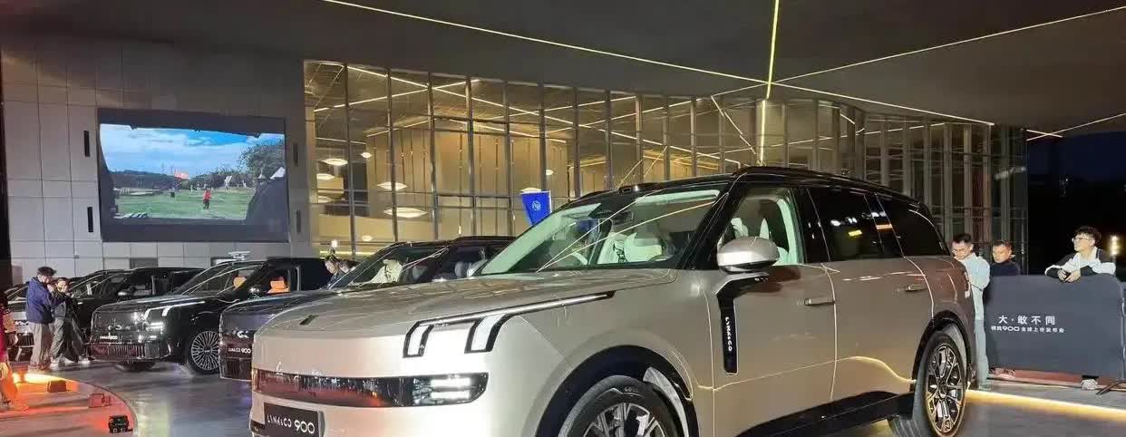 这就是赤裸裸的现实！油车30万，使用10年，油费10万纯电车30万，