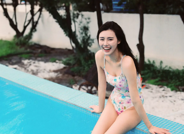 刘湘晒泳衣写真泳坛女神美出新高度