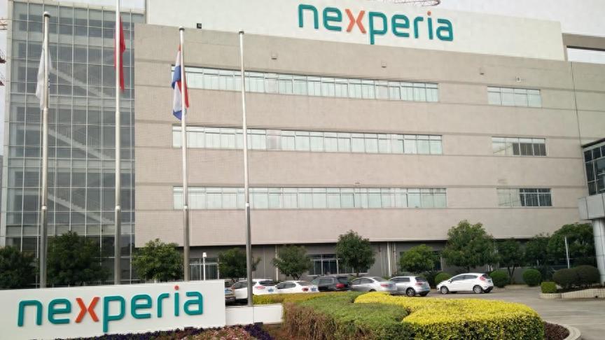 荷兰人这下老实了，主动向中方释放善意，暂停干预安世半导体进程11月19日,荷