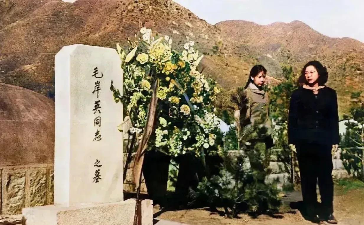 刘思齐第一次给毛岸英扫墓，由邵华陪同，费用是毛主席出的。1959年2月中旬，刘