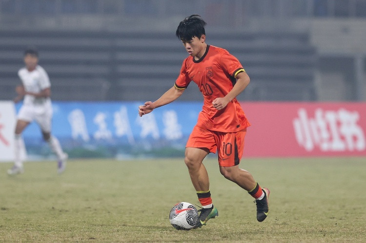 #邝兆镭刘致成推迟赴U17国足报道#据媒体消息，由于要随队参加3月15日的中超第