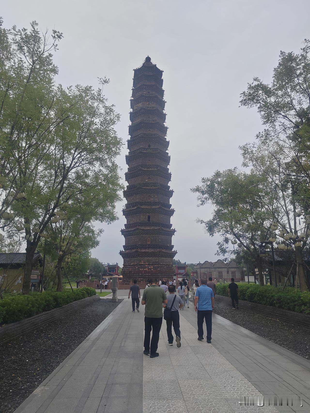 谁知道这是什么塔？在中国有无数个塔，比较有名的如倒掉又重修的杭州西湖雷峰塔，西