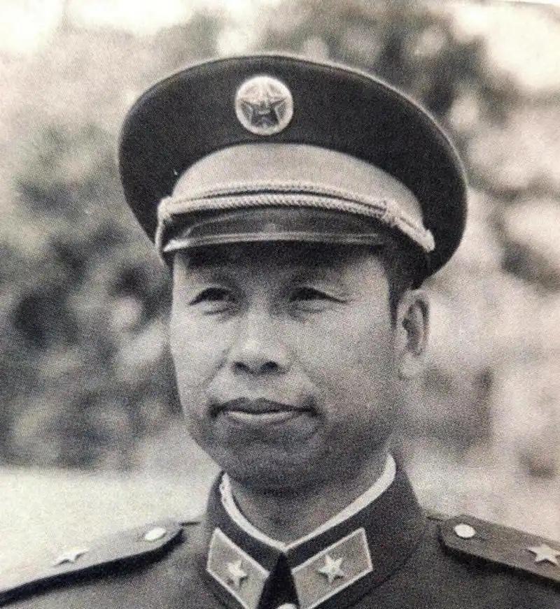 他是老山战场上唯一没熬出将军的师长，只因对着首长喊出“首长，战士流的是血，不是自