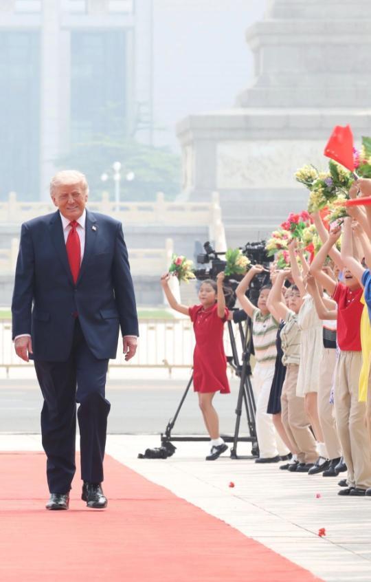 特朗普突然力挺中国，拜登当场破防！就在今天，特朗普居然亲自下场，狠狠打了拜登的脸