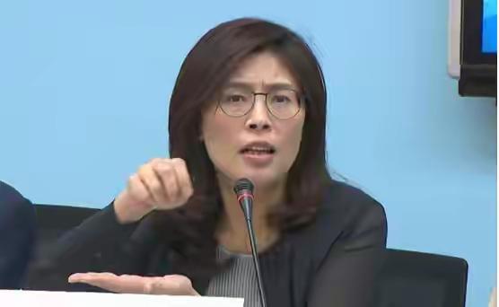 北京致电国民党主席”郑丽文，等于郑丽文的政治主张得到大陆的认可和肯定！大陆的贺电