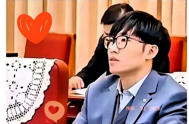 最近全网都在刷“抓住梁文锋，还我血汗钱”。听着真挺窝火的。这下咱们可算是见识