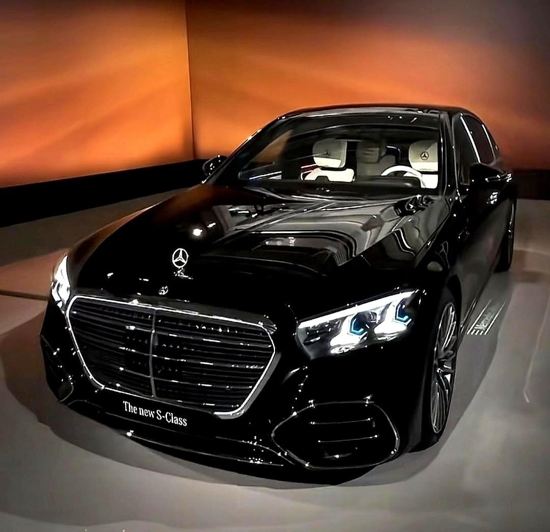 奔驰S级改款了，大动作，听说2700个零件都动了，占一半还多。奔驰自己都说，
