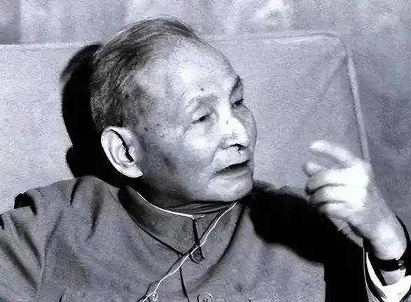 ＃为什么那时非常火的口号式的歌曲早已淡出了人们的视线？＃早在1954年，陈云