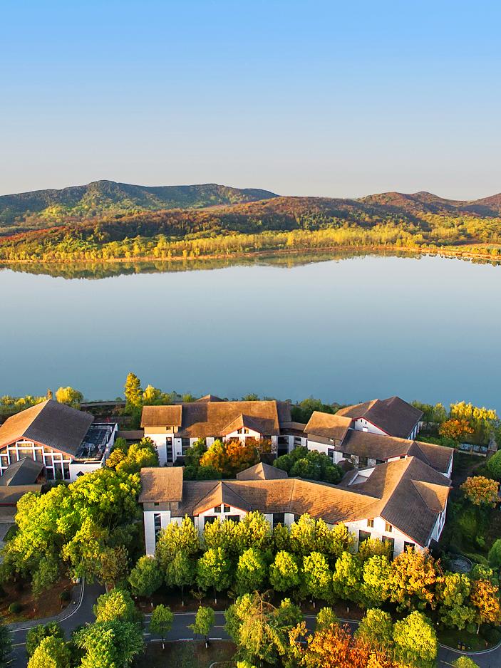 五一反向游！就在武汉100+湖畔园林包吃住周末轻度假去哪？到武汉江夏鲁湖畔