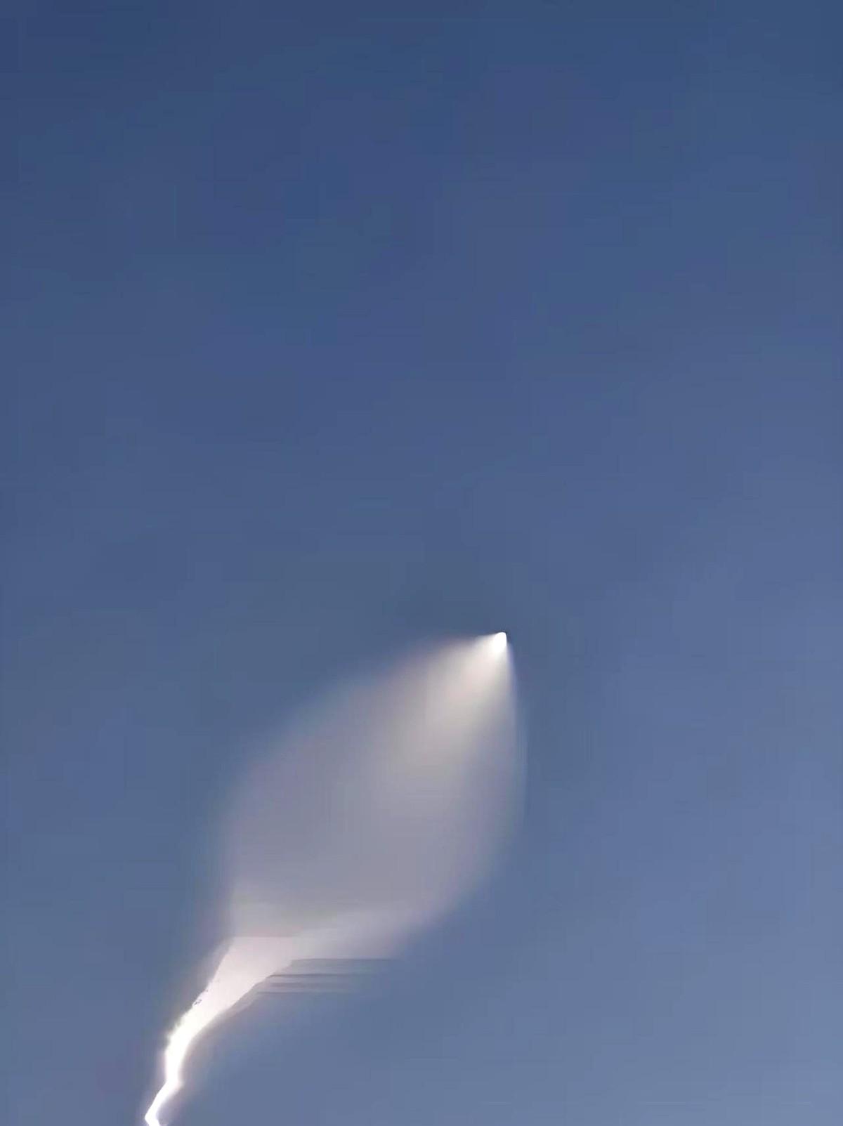 伊朗的军事实力超乎想象，发射的此种类型导弹，让以色列毫无招架之力。说到这个导