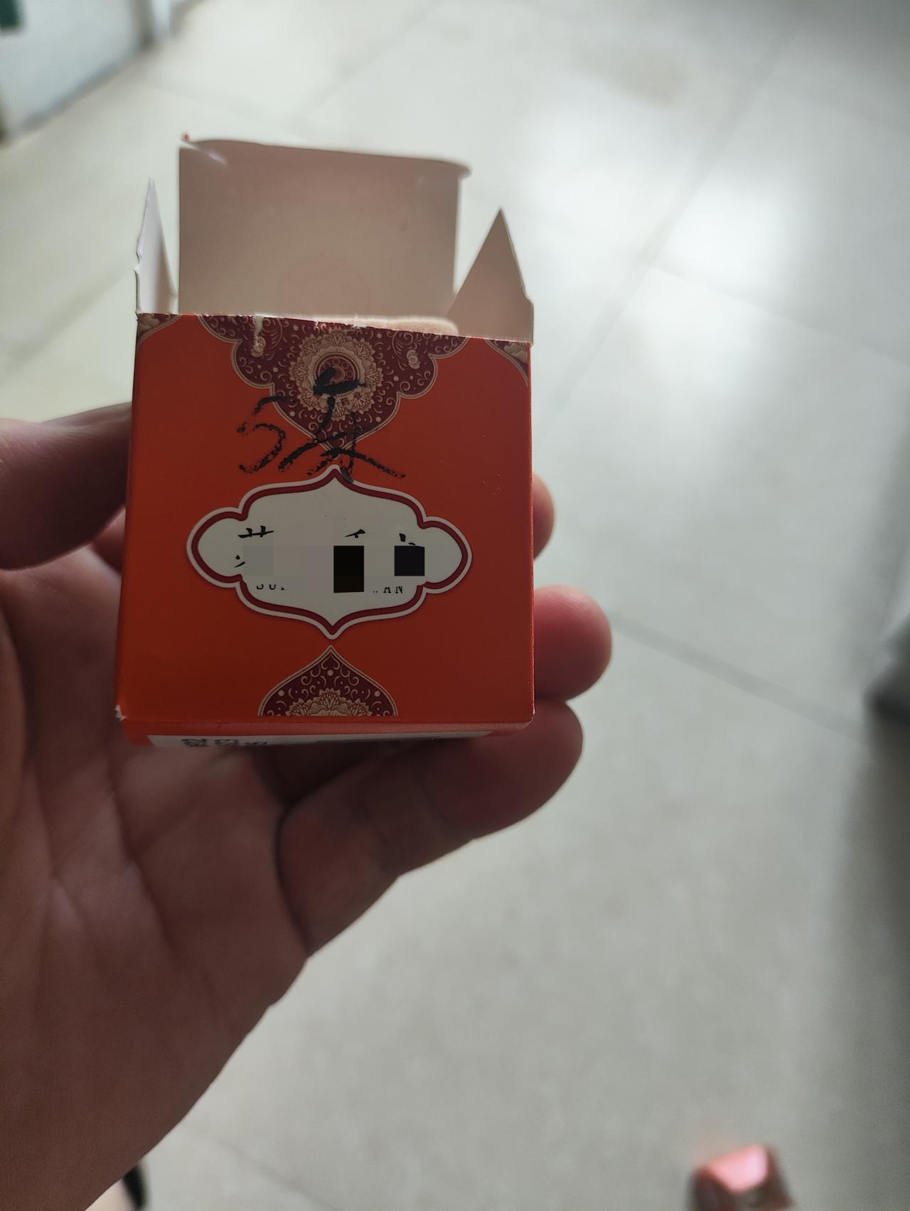 父亲生病，在医院已经住院了好几天。我在医院则照顾了父亲好几天。傍晚，护士