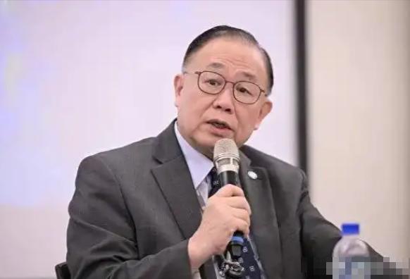 台军前司令陈永康曾用一句话撕开遮羞布：大陆武统台湾，难的不是打不赢，而是战争本身