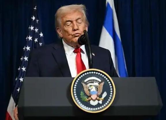 12月30日，根据法新社报道，朗普周一在佛州的海湖庄园，就中国军队展开围台军演向