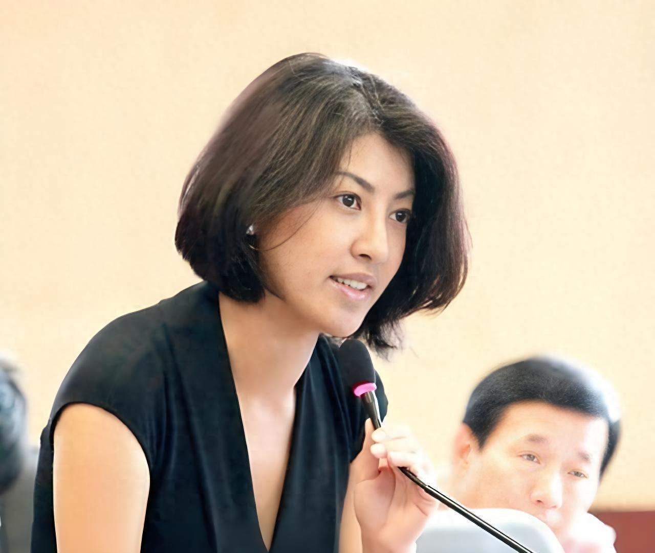 国民党主席之争，郑丽文又迎来强援，蓝营美女县长，说出了大实话许淑华，这位曾被称