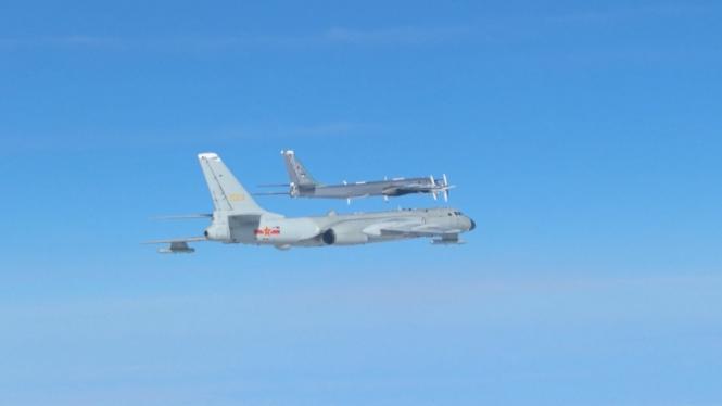 中俄终于展开行动，两国战机会师对马海峡，矛头直指日本本土，自卫队却已陷入沉默！