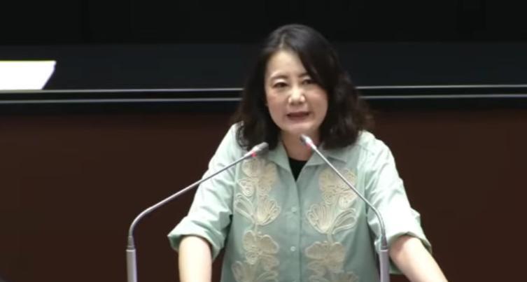 赖清德“杂质说”挨轰吴思瑶叫嚣：立院要择劣汰优针对赖清德“杂质说”引发