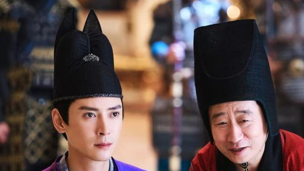 835年的一天，五百多太监手持刀斧冲进中书省，见人就砍。宰相李训等大臣被乱刀分尸