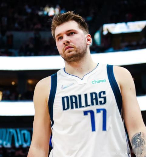 湖人这波交易构想，听着就挺离谱的。有湖人媒体出了个主意，说可以用里夫斯当核心筹