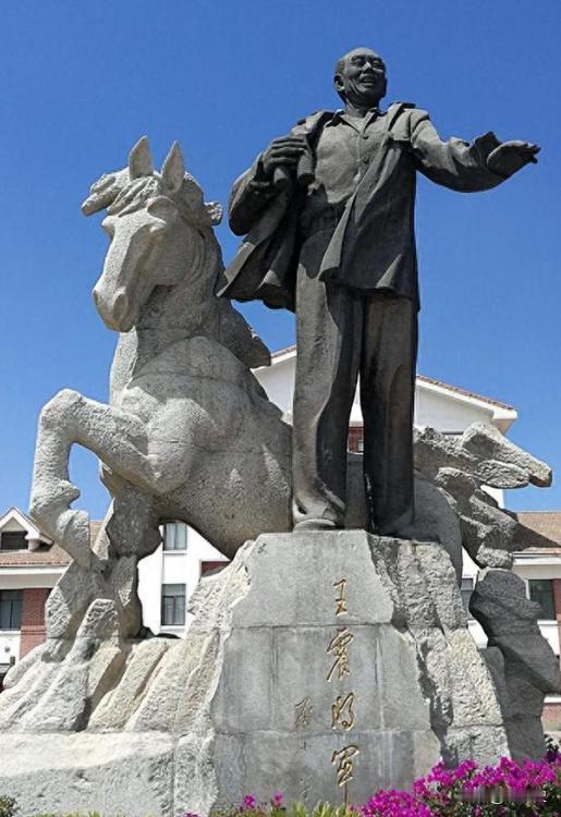1950年，苏方以威胁的手段，逼迫我国签不公协定，坐镇西北的王震不肯低头妥协，怎
