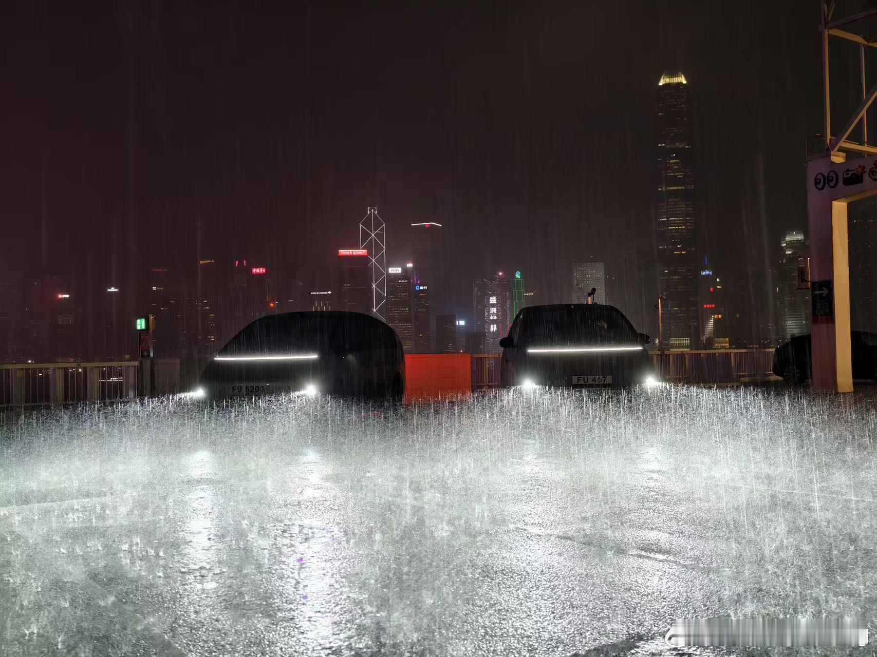 台风天的香港雨过天晴真的好看理想MEGA和这个城市很搭理想汽车理想旅行家理想M