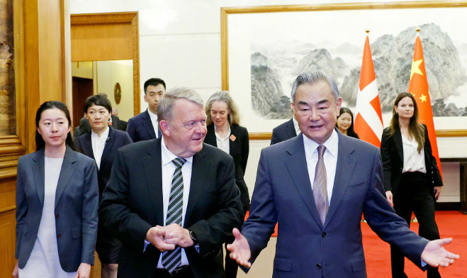丹麦找中国帮忙格陵兰有救了格陵兰独立闹剧，背后竟藏着美