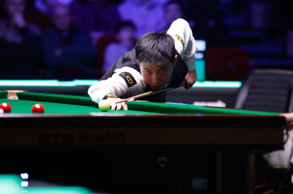 1/4决赛下半场，赵心童在6-4后轰出三杆破百，再度奉献10局5轰破百的强大火力